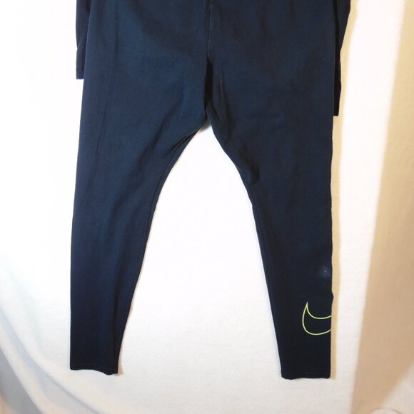 Nike Swoosh T-Shirt & Leggings Set Black top- M Bottom- L Fair Condition - Picture 9 of 10